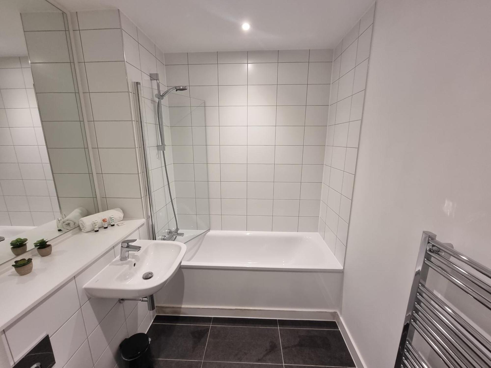 Trafford Suite Modern 1 Bed With Cinema Room Mánchester Exterior foto